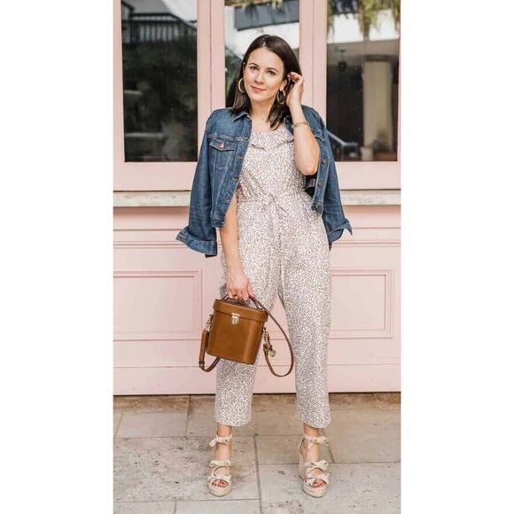 Gal Meets Glam Ditsy Floral Cropped Jumpsuit Womens Size 4 Tan Boho Spring - Picture 3 of 14